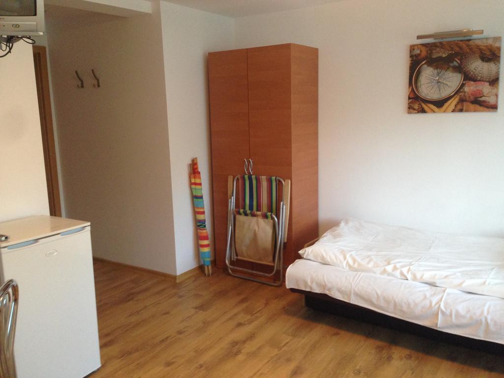 Pokoje Goscinne Jaskolcze Gniazdo Dziwnowek Exterior photo