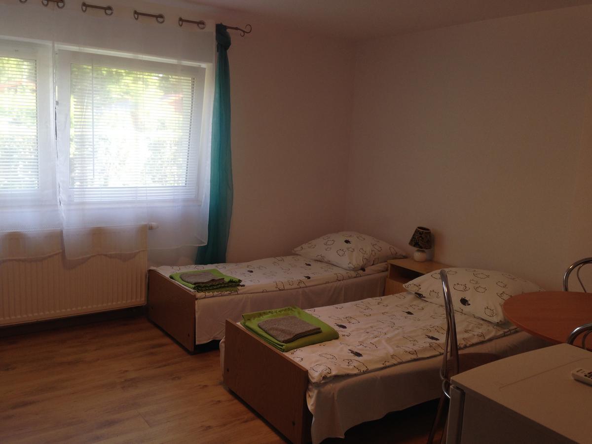 Pokoje Goscinne Jaskolcze Gniazdo Dziwnowek Exterior photo